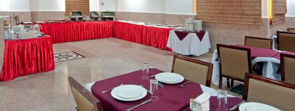 La Villa Hotel Doha Luaran gambar
